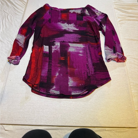 Lavon Purple and Red Abstract 3-4 Sleeve Top - Picture 2 of 3